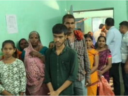 भागलपुर: अस्पताल में डॉक्टरों की कमी से मरीज बेहाल, घंटों लाइन में लगने को मजबूर