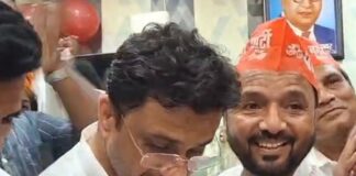 अखिलेश यादव का जन्मदिन मनाया गया:पूर्व मंत्री यासर शाह ने काटा केक, दिव्यांग कार्यकर्ता भी शामिल हुए