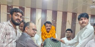कप्तानगंज BDO चंद्र भान उपाध्याय सेवानिवृत्त:ब्लाक मुख्यालय पर सम्मानपूर्वक विदाई समारोह आयोजित