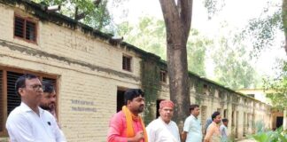 बस्ती में युवाओं ने विकसित भारत-2047 संकल्प कार्यक्रम:भाजपा नेता वरुण पाण्डेय ने मुसहा इंटर कॉलेज में किया संवाद