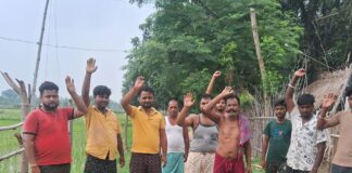 बहराइच में 4 साल से अधूरा सड़क निर्माण:कच्चा रास्ता बना ग्रामीणों और श्रद्धालुओं की मुसीबत