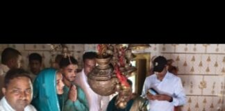 महराजगंज में श्रावण के पहले दिन उमड़ा जनसैलाब:प्राचीन शिव मंदिर कटहरा ‘हर-हर महादेव’ से गूंजा