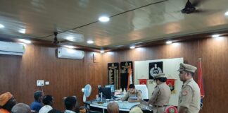 जनता दर्शन में पुलिस अधीक्षक ने सुनी जन समस्याएं, संबंधित को शीघ्र निस्तारण हेतु दिए निर्देश