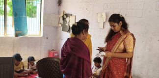 जिला दिव्यांग पुनर्वास केंद्र मे बढ़ायी जायें सुविधायें-जिलाधिकारी