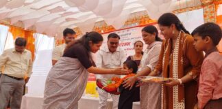 जिले में ’’स्कूल चलो अभियान’’ का प्राथमिक विद्यालय सिसवा से किया गया भव्य शुभारम्भ