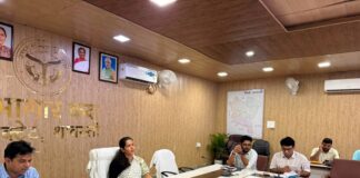 जिलाधिकारी की अध्यक्षता में नगर निकायों द्वारा कराये जा रहे कार्यो की समीक्षा बैठक सम्पन्न