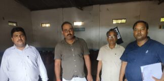 जिलाधिकारी के निर्देश पर वांछित स्टॉक में कमी पाये जाने पर भारत गैस एजेन्सी शाहपुर कठौतिया पर हुई कार्यवाही