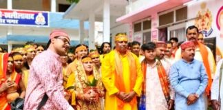 खलीलाबाद में पिपलेश्वर महादेव की प्राण प्रतिष्ठा को निकली कलश यात्रा,सरयू से लाए गए पवित्र जल से होगा अनुष्ठान