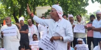 युवा, किसान और बिजली के मुद्दों पर कांग्रेस का हल्ला बोल…बलिया मे डीएम कार्यालय का घेराव