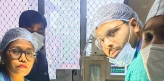 बस्ती सड़क दुर्घटना में घायल युवक की फटी आंत:डॉक्टरों ने साढ़े तीन घंटे के ऑपरेशन के बाद युवक की बचाई जान