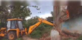ईसीएल की बड़ी कार्रवाई, अवैध कब्जों पर चला बुलडोजर; 20 मकान ध्वस्त
