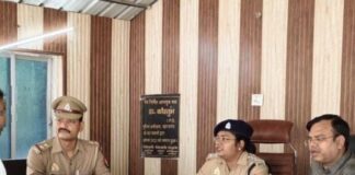 महराजगंज में क्षेत्राधिकारी ने सुनीं फरियादियों की शिकायतें:समाधान दिवस में अधिकारियों को त्वरित निस्तारण के निर्देश