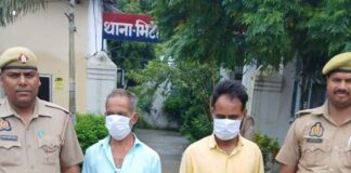 महराजगंज में लकड़ी चोरी में 2 वांछित गिरफ्तार:भिटौली पुलिस ने 11 बोटा सागौन की लकड़ी बरामद की