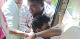 बस्ती में ट्रेलर से बाइक सवार गंभीर घायल:जनता इंटर कॉलेज के सामने हुई दुर्घटना में एक व्यक्ति घायल