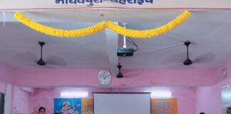 बहराइच में छात्र संसद शपथ ग्रहण समारोह:सरस्वती विद्या मंदिर में जिला पंचायत अध्यक्ष ने दिलाई शपथ