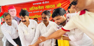 पूर्व मंत्री आबिद रजा ने सपा मुखिया अखिलेश यादव का जन्मदिन मनाया