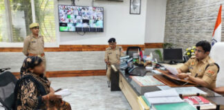 पुलिस अधीक्षक द्वारा शिकायतकर्ताओं की समस्याओं को सुनकर त्वरित निस्तारण हेतु दिए गए आवश्यक निर्देश
