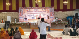 निघासन में जगद्गुरु अविमुक्तेश्वरानंद की गौ-रक्षार्थ( धर्मयुद्ध) यात्रा गाय को ‘राष्ट्र माता’ घोषित करे सरकार जगद्गुरु