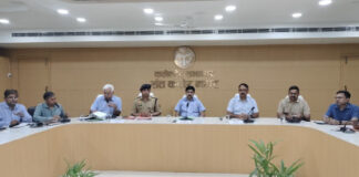 पर्यावरण संरक्षण एवं वृक्षारोपण के प्रति लोगों को किया जाए जागरुक-मण्डलायुक्त