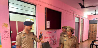 क्षेत्राधिकारी खलीलाबाद द्वारा महिला थाना का किया गया औचक निरीक्षण