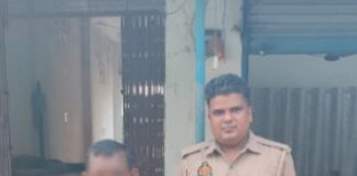 जिन हाथों ने हमें चलना सिखाया, आज महुली पुलिस ने उन्हीं हाथों का थामा सहारा”
