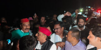 राष्ट्रीय अध्यक्ष अखिलेश यादव का जनपद में जिलाध्यक्ष तनवीर खां की अध्यक्षता में नेताओं ने किया जोरदार स्वागत
