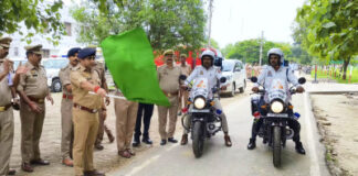 पुलिस अधीक्षक ने दो पहिया इंटरसेप्टर वाहनों को हरी झंडी दिखाकर किया रवाना