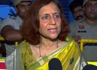 ‘सरकार चाहती है कि सोनम अनशन न तोड़ें…’, मेदांता के बाहर बोलीं पत्नी गीतांजलि