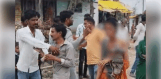 महिला को अर्धनग्न कर बाल काटे और जूतों की माला पहनाई