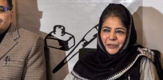 ‘कश्मीर में पेलेट गन का इस्तेमाल बनाता है’ विवादित बयान पर महबूबा में मांगी माफी