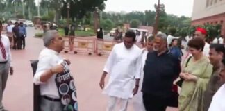 ‘आप लोगों ने दीदी को भगा दिया’, जब कल्याण बनर्जी और प्रियंका ने किया हंसी मजाक
