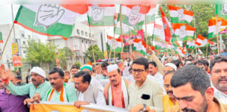 शहर कांग्रेस ने निकाली सदबुद्धि पदयात्रा