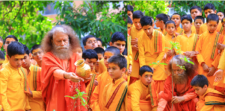 परमार्थ निकेतन में हरित संदेश, मानसून की पहली वर्षा पर स्वामी चिदानन्द ने किया पौधारोपण