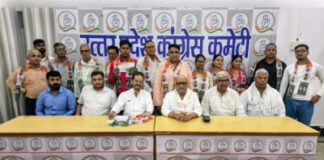 प्रतापगढ़, सीतापुर और लखनऊ के सैकड़ों लोगों ने थामा कांग्रेस का दामन