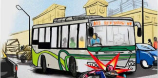 कटरा घाट पुल पर रोडवेज बस-बाइक की भीषण टक्कर, 2 गंभीर; लखनऊ रेफर