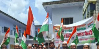 नौतनवा में निकली तिरंगा यात्रा:पूर्व चेयरमैन ने किया नेतृत्व, देशभक्ति का संदेश
