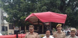 मुंडेरवा पुलिस ने ट्रैक्टर हड़पने वाला आरोपी पकड़ा:गैर जमानती वारंट पर वांछित था, ट्रैक्टर भी बरामद