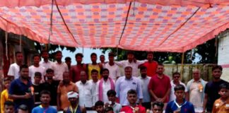 शीशगढ़ में लक्ष्मीपुर युवा ग्राउंड टीम ने कराई प्रतियोगिता:दौड़ प्रतियोगिता में युवाओं ने दिखाया दमखम, संदीप यादव और सुभाष गौड़ ने जीता पहला स्थान