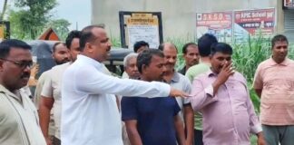 सिसवा में अध्यक्ष प्रतिनिधि ने सुनीं जनसमस्याएं:श्रावण मास से पहले मंदिरों, बिजली-पानी व्यवस्थाओं का लिया जायजा