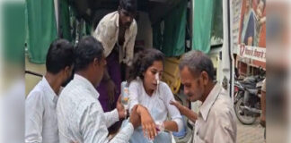 जौनपुर में एसपी कार्यालय के पास युवती ने जहरीला पदार्थ खाया, वाराणसी रेफर