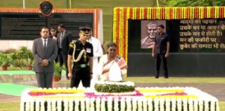 राष्ट्रपति- पीएम समेत कई नेताओं ने पुण्यतिथि पर अटल बिहारी वाजपेयी को पुष्पांजलि अर्पित की