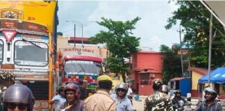 सोनौली सीमा पर सुरक्षा कड़ी, ड्रोन से निगरानी:नौतनवा में 15 अगस्त के मद्देनजर पुलिस-एसएसबी अलर्ट, हर व्यक्ति की जांच