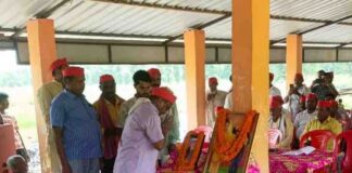 सपा ने मनाई वीरांगना फूलन देवी की जयंती:महराजगंज के सिंदुरिया में कार्यक्रम आयोजित, कई नेता रहे मौजूद
