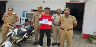 बंद मकानों में चोरी करने वाला शातिर चोर गिरफ्तार, लाखों के जेवर बरामद