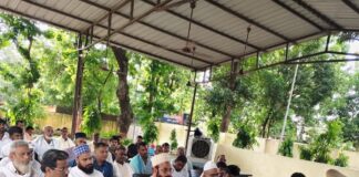 श्रावण-चेहल्लुम को लेकर निचलौल में पीस कमेटी बैठक:थानाध्यक्ष बोले: कानून व्यवस्था बिगाड़ने वालों पर होगी सख्त कार्रवाई