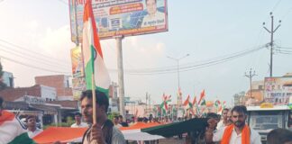 रुधौली में ‘हर घर तिरंगा’ यात्रा का आयोजन:25 मीटर का तिरंगा लेकर उमड़ी भारी भीड़