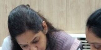 गिलौला CHC में DM का औचक निरीक्षण:अनुपस्थित स्टाफ पर होगी कड़ी कार्रवाई