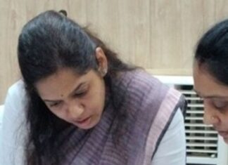 गिलौला CHC में DM का औचक निरीक्षण:अनुपस्थित स्टाफ पर होगी कड़ी कार्रवाई