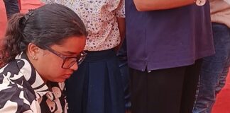 अमहट घाट पर कांवड़ियों के छालों का हो रहा इलाज:बस्ती में अखिल भारतीय विद्यार्थी परिषद ने लगाया स्वास्थ्य शिविर