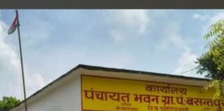 बस्ती में अंबेडकर-फातिमा परिसर में स्वतंत्रता दिवस समारोह आयोजित:दुबोलिया के बसंतपुर में तिरंगा फहराया गया, शहीदों को याद किया गया
